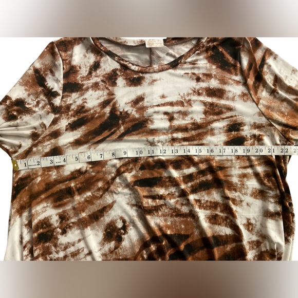 Brown and Tan Asymmetrical Cuffed Sleeve Tunic - Picture 4 of 6